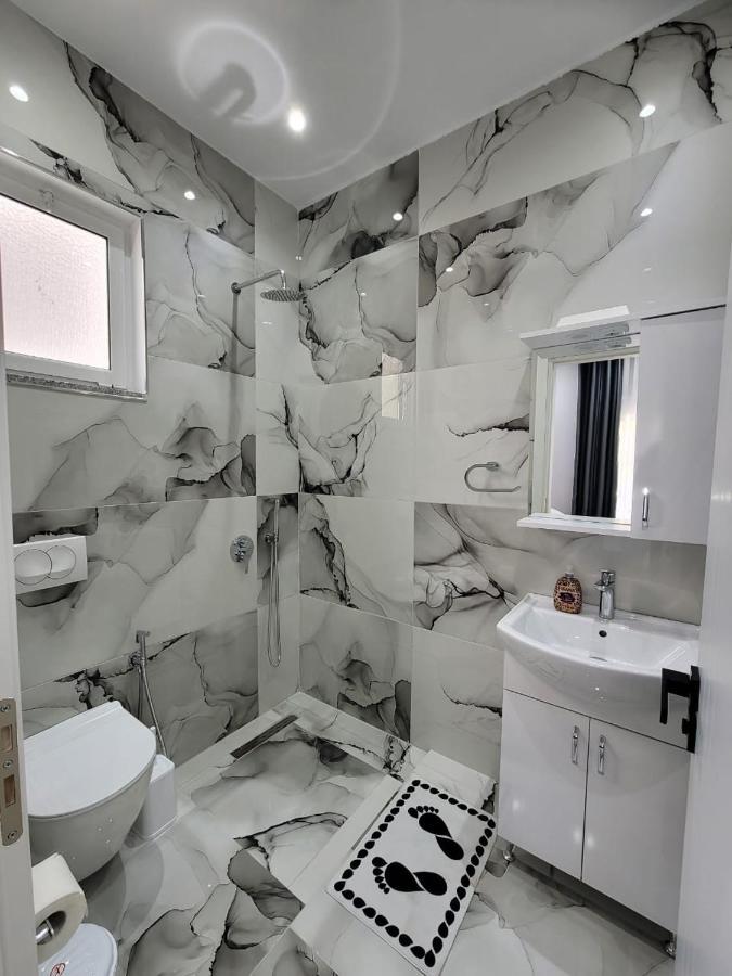Luxury Room'S By Lika Saranda Kültér fotó
